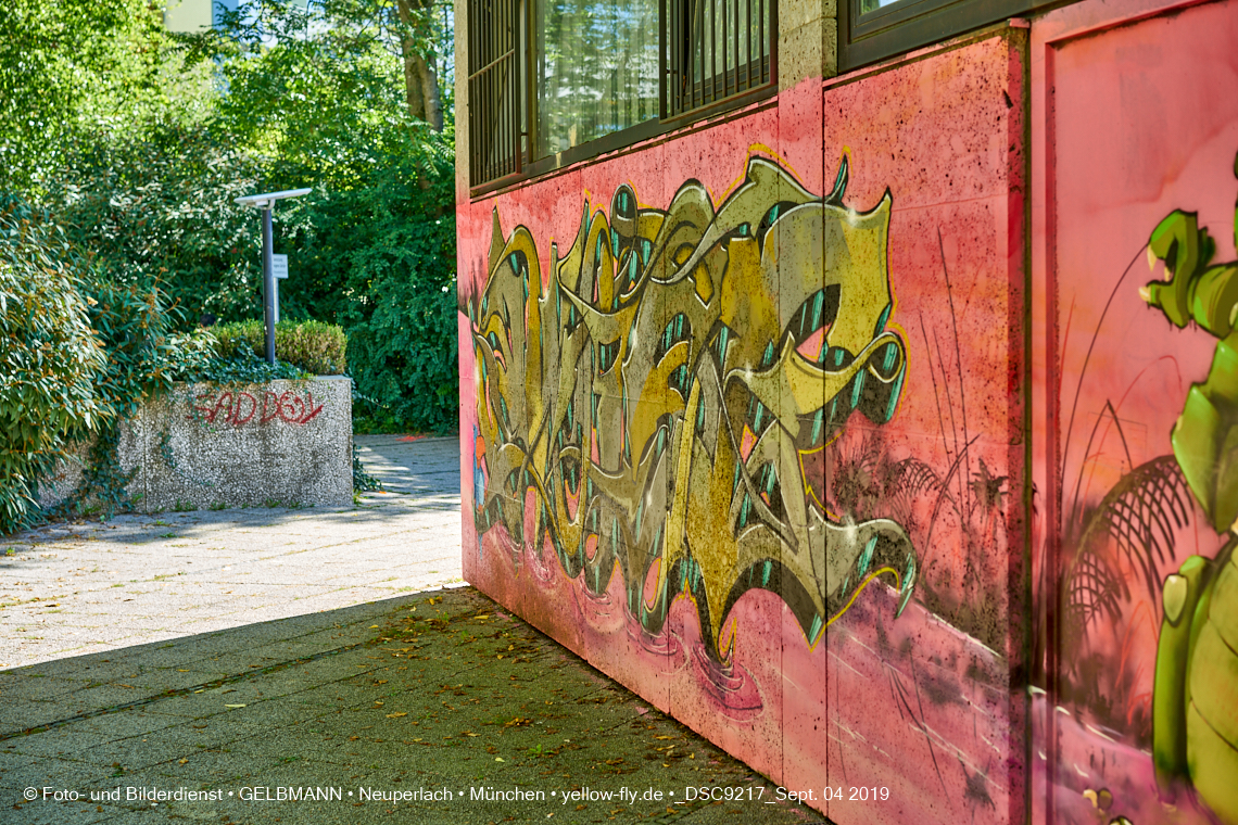 04.09.2019 - Einkaufs- und Wohnzentrum Quiddestraße in Neuperlach